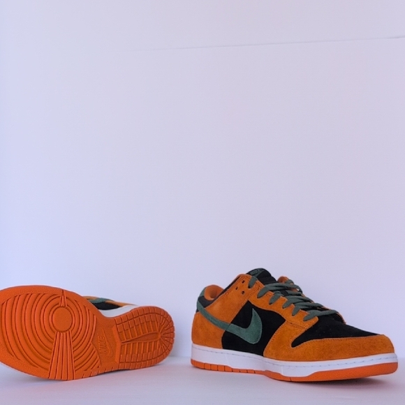 Nike Dunk Low Orange Sneakers - Picture 6 of 16